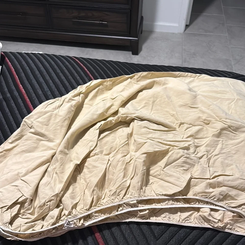 Elegant Cream Bedding Set